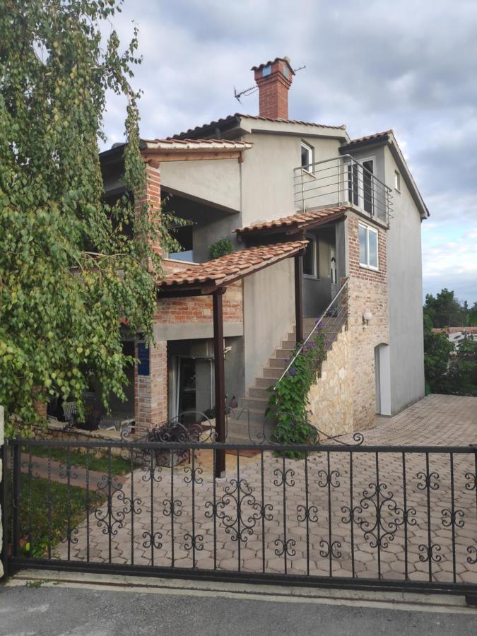 Apartmani Memic 100 M Do Plaze, Apartments Memic Only 100M From Beach Porec Exterior photo