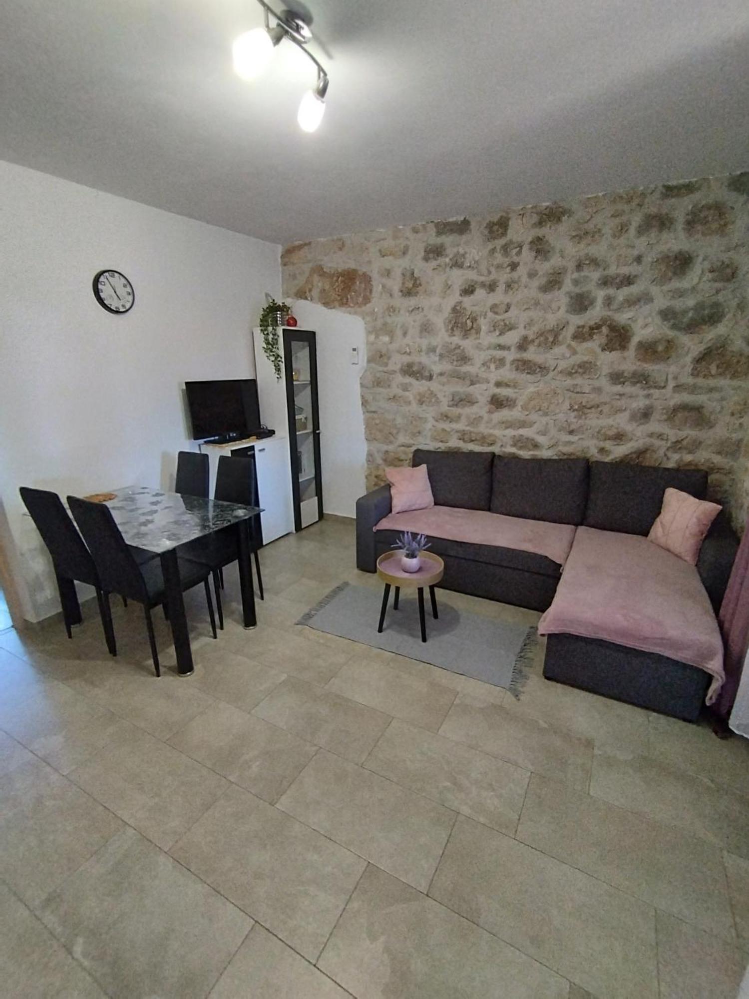 Apartmani Memic 100 M Do Plaze, Apartments Memic Only 100M From Beach Porec Exterior photo