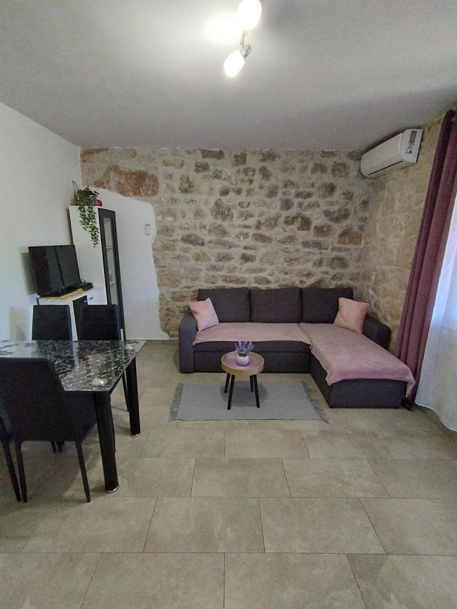 Apartmani Memic 100 M Do Plaze, Apartments Memic Only 100M From Beach Porec Exterior photo