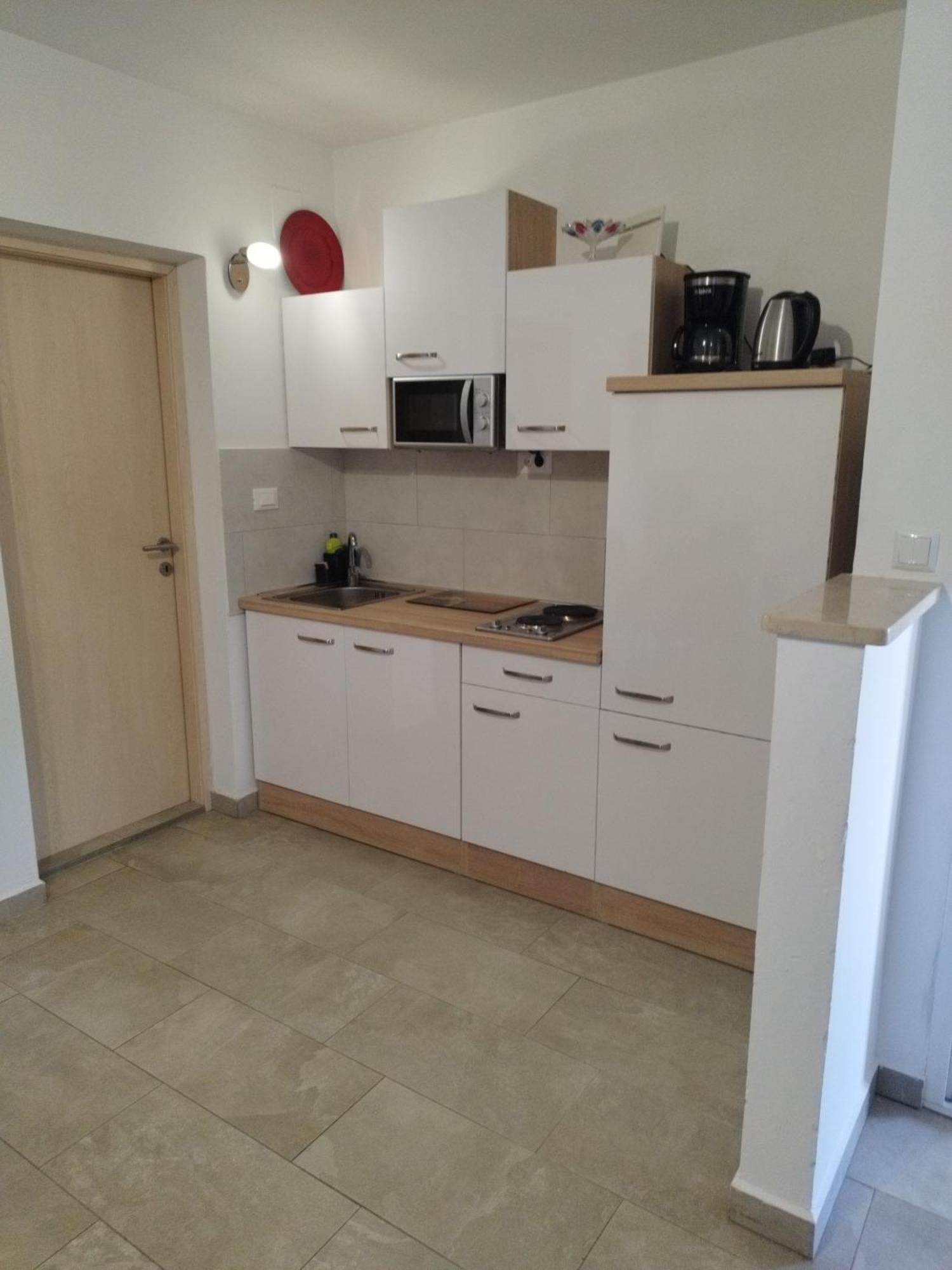 Apartmani Memic 100 M Do Plaze, Apartments Memic Only 100M From Beach Porec Exterior photo