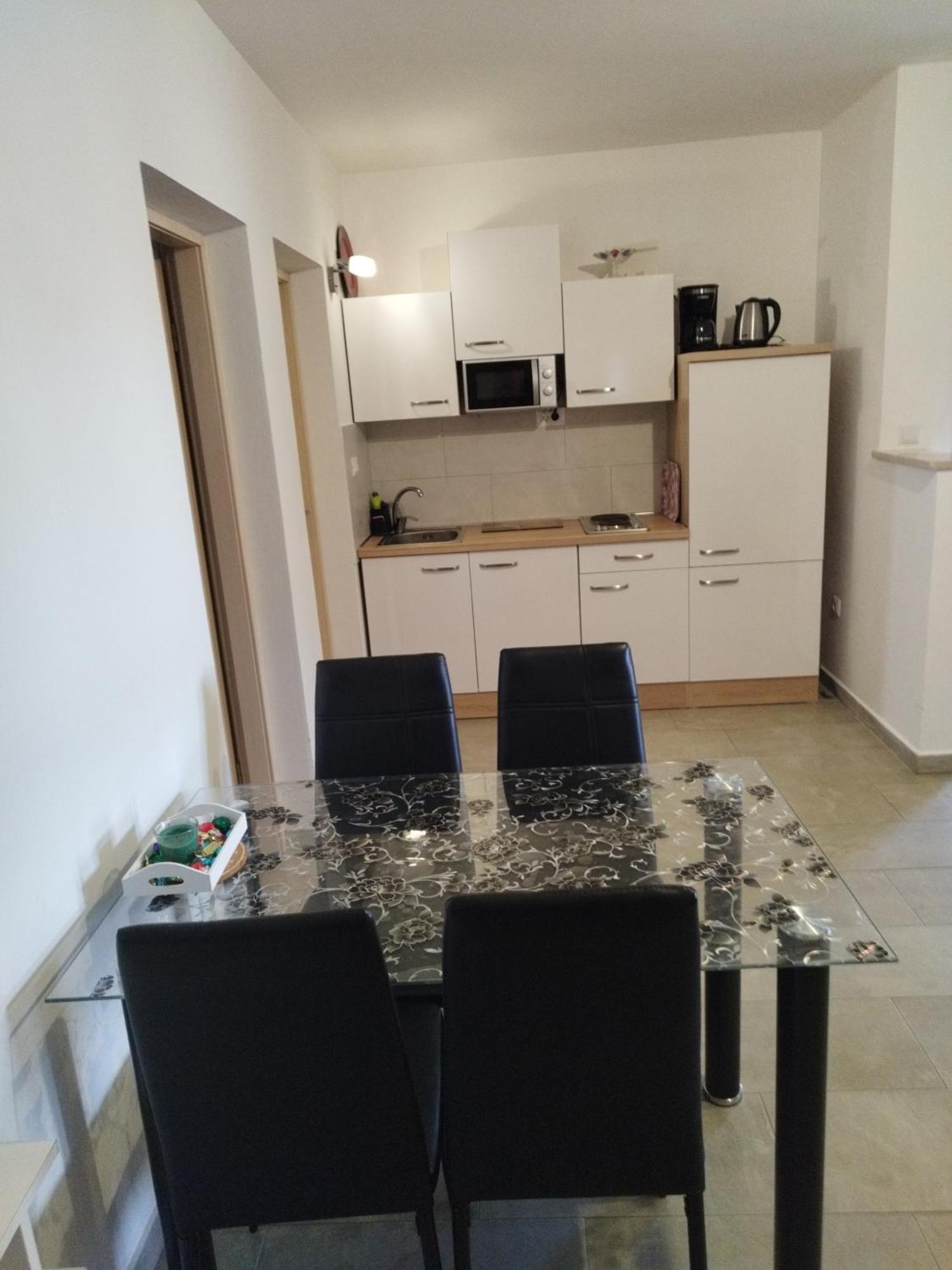 Apartmani Memic 100 M Do Plaze, Apartments Memic Only 100M From Beach Porec Exterior photo